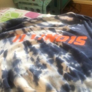 A Illini pink crop top